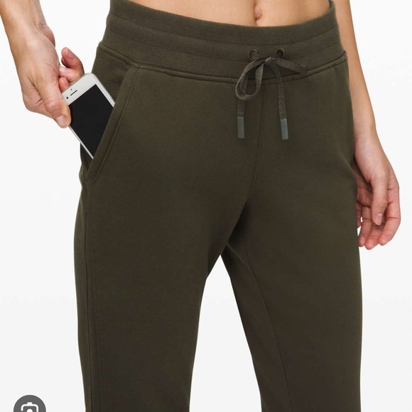 Lululemon 🍋 Lululemon Warm Down Jogger II - Olive Green - Terry Cloth - Picture 2 of 7